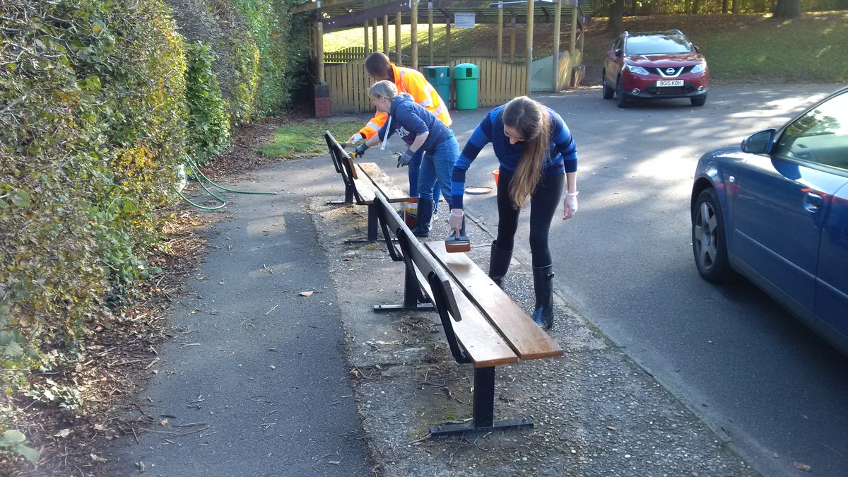 NAPSolihull's tweet photo. With @networkrail volunteers today as they make a huge difference  St Alphege School, Solihull #LoveSolihull https://t.co/h0MdAvKowb
