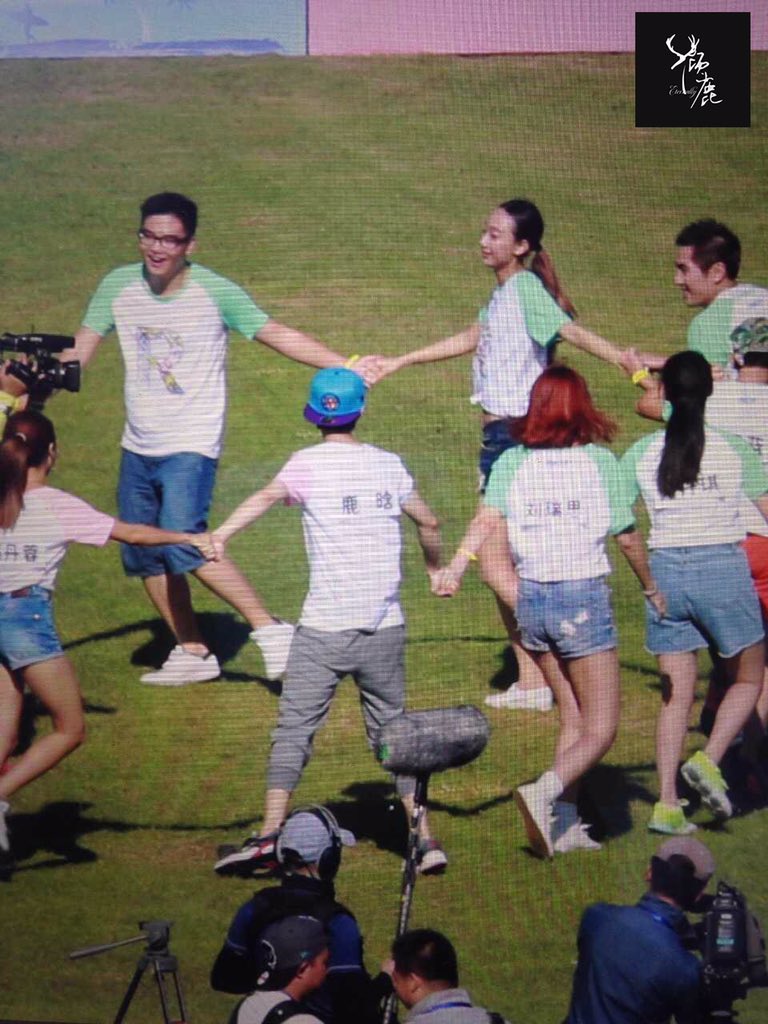 eternallydeer's tweet photo. 151026跑男录制【预览4P】Running Man recording in Sanya Preview 4p #luhan #LuhanRunningManChina #LuhanRunningMan https://t.co/nWmyAp507n