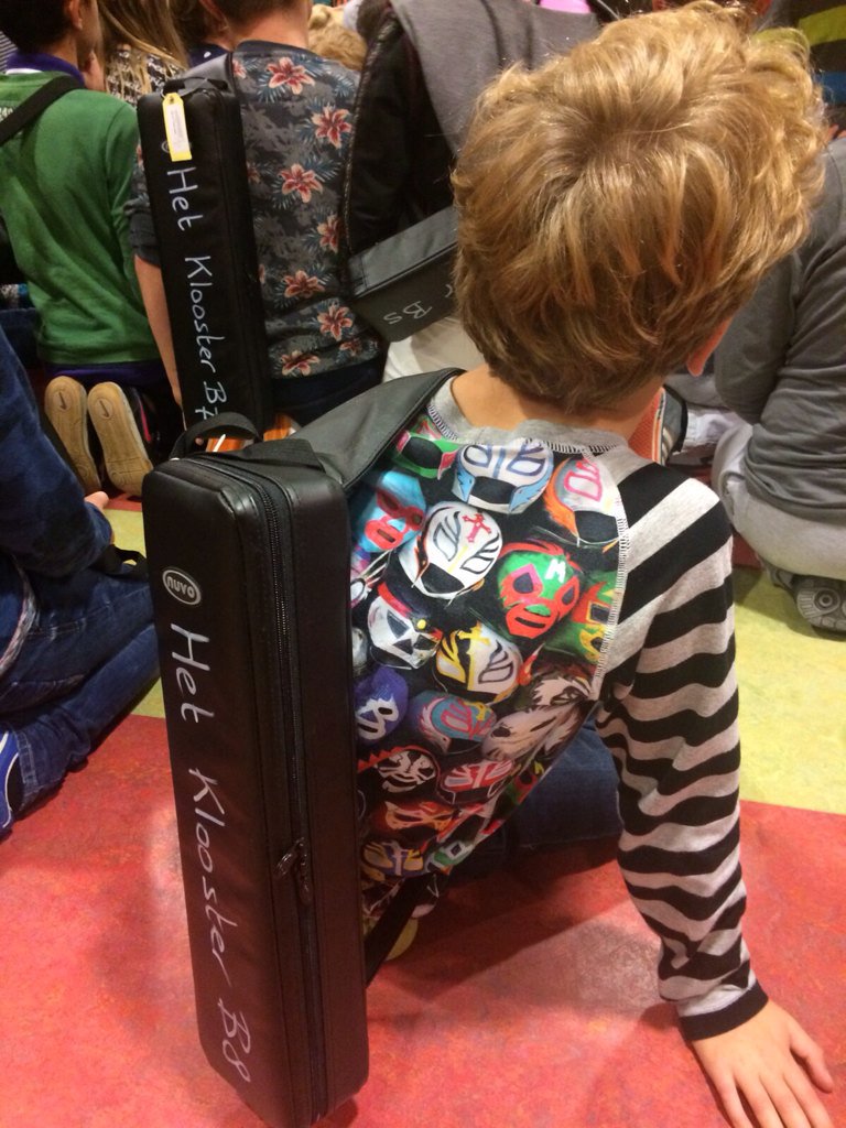 KloosterWoerden's tweet photo. Start Muziekles voor alle kinderen! Daar zit muziek in. Opening door Wethouder Bob Duindam op trombone! https://t.co/rvEKHeGw7I