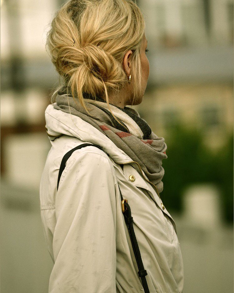 CowanHair's tweet photo. As if waking up early &amp; looking presentable for class wasn't enough, add rain to the mix and you get the undeniable. https://t.co/vZDySKz1To