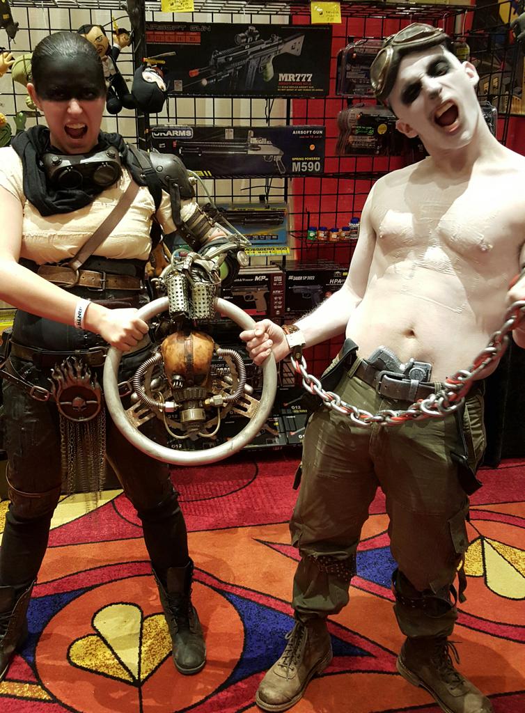 AngelDfallenOne's tweet photo. Cool #cosplay seen @sfcomcon this weekend, great times were had now looking forward to  @ABQComCon https://t.co/7tCD5qujbi