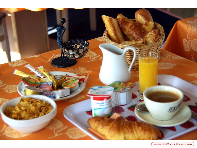 MissWeasleyL's tweet photo. Venez prendre vos petits dej' au Magic rp café @cafe_rp https://t.co/MoRzdz4RIj