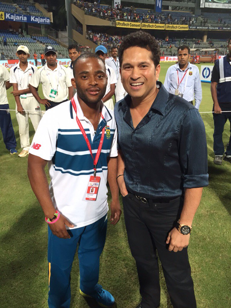 TembaBavuma's tweet image. Finally got to meet the man himself, the Living Legend ☺️