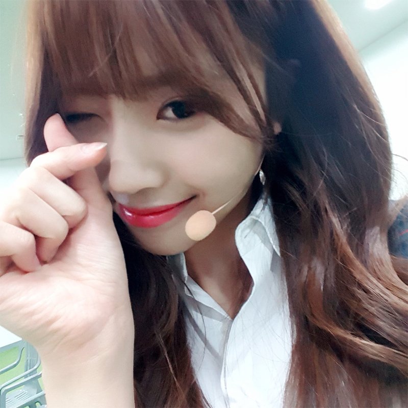 [#Lovelyz] 가을비가 촉촉하게 내리는 월요일 밤! 러블리즈 멤버들의 사랑스러운 Behind CUT 사진 보시면서 굿밤 되세요♡ ▶ cafe.daum.net/wlgirls/WHed/26