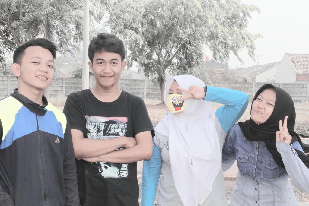 andrian23_an's tweet photo. teman teman smp https://t.co/0KJly9J1VE