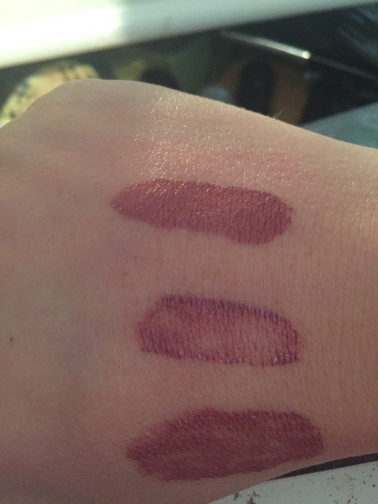 heidi_masters's tweet image. They weren't joking when they said 'SuperStay' 💋

Lipstick 1-0 Make-Up remover

#Swatching