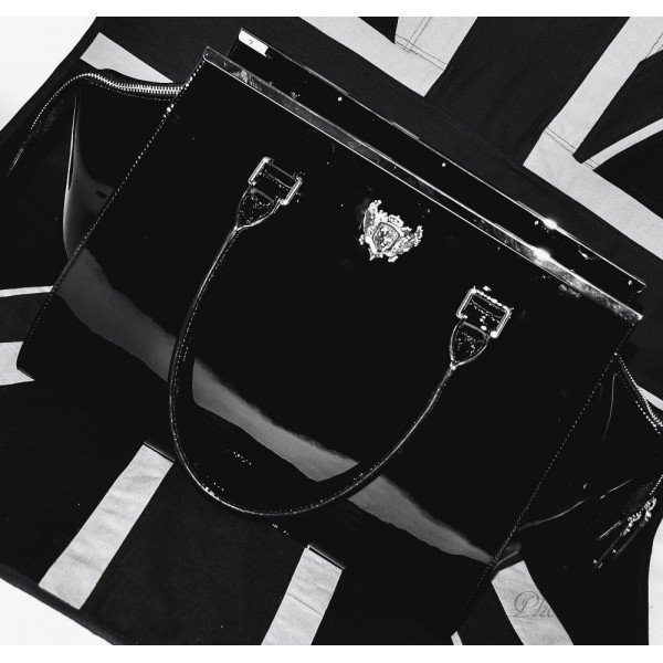 #WIN a London baby changing bag worth £139! To enter #competition follow <a href="/BabySwaporShop/">Baby Swap or Shop</a> &amp; <a href="/HTurnberry/">Hamilton Turnberry</a>  &amp; RT! 👶🍼