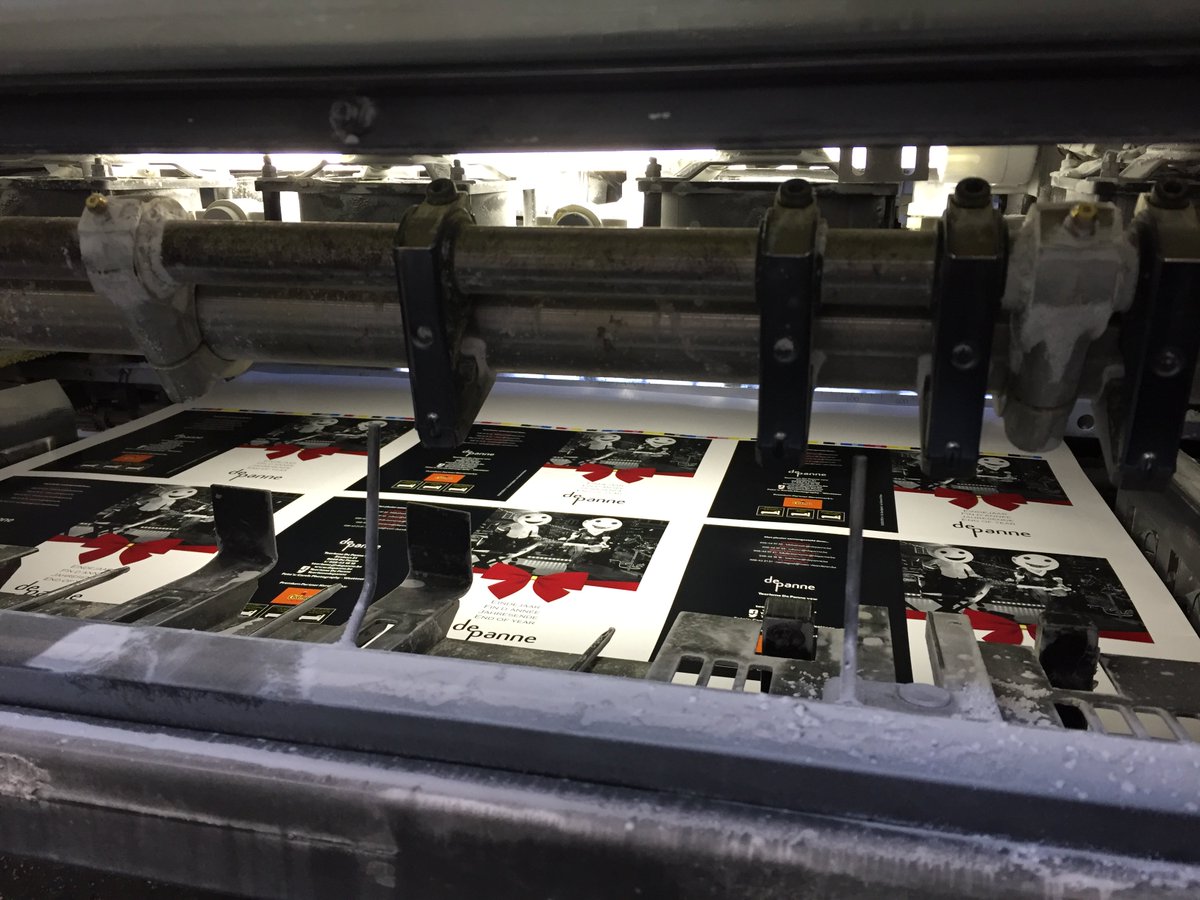 De Eindejaarsbrochure rolt vlotjes van de persen! Vrijdag verkrijgbaar bij Toerisme De Panne. #holidaysarecoming