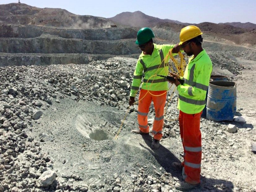 CoSurveys's tweet image. Quarry.6 training in Dubai #blastdesign