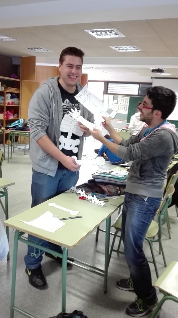 CiclosFerrari's tweet photo. Tenemos a los chicos del ciclo superior de animacion sociocultural y turistica trabajando #Halloween (María) https://t.co/b9dz0w7IQH