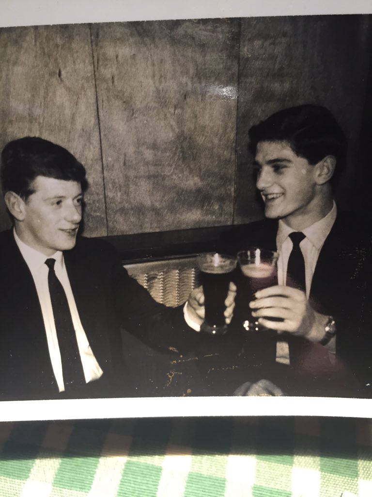 GorgeousGom's tweet photo. @KevinOBrien113 @niallnobiobrien @PabloPOB mum had them round at here house https://t.co/TR1bJKkvX0