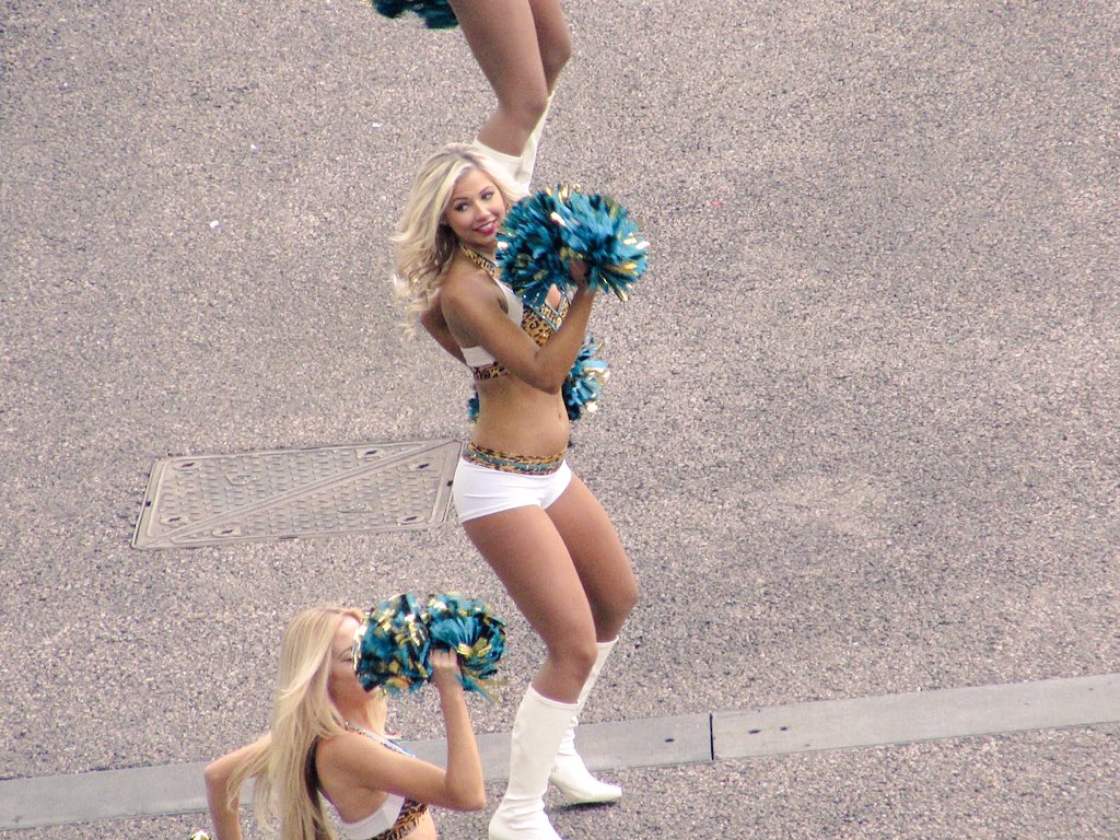Sons_of_Hotspur's tweet photo. @ROARoftheJags At Wembley #BUFvsJAX @JaguarsUK #ROAR #NFLUK #BCBUK #JAXinUK #BeJaguars https://t.co/AlCJuYQZ8E
