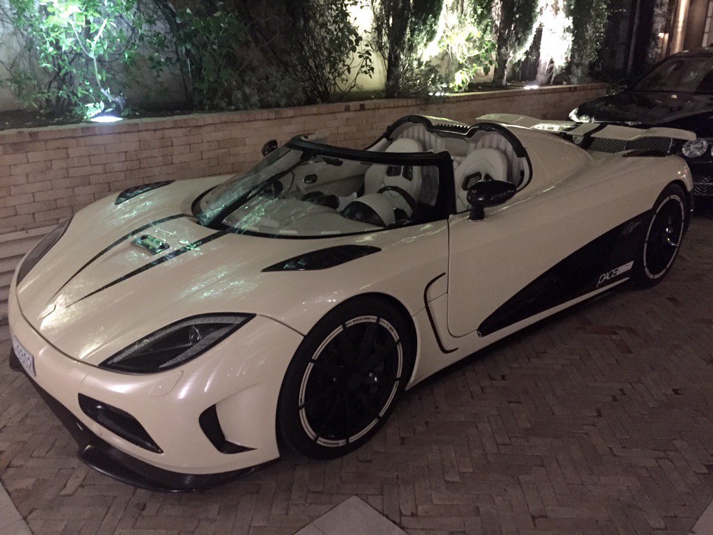 Tyron_75's tweet photo. Cars in Monte Carlo.... https://t.co/zSMTt9s0Ql