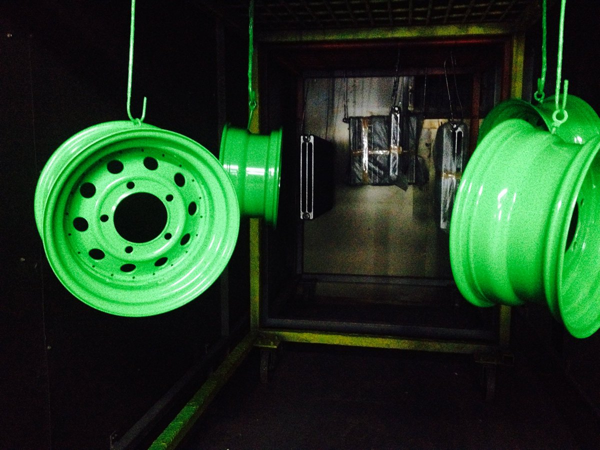 pjs_powder's tweet photo. Check out these wheels, fresh out the oven. A perfectly smooth finish in RAL 6018 in Full Gloss. Very eye catching! https://t.co/0mGg89sTfQ