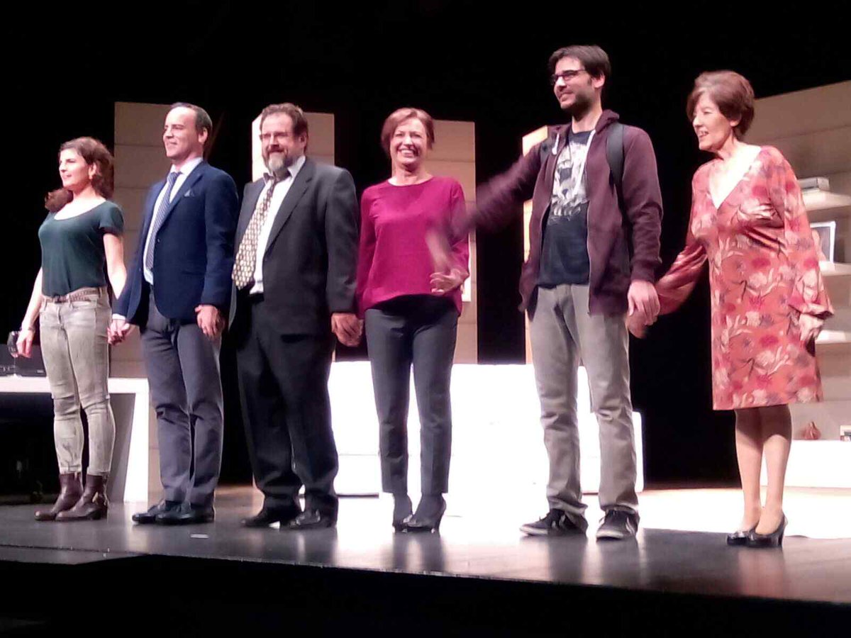Tras el preestreno en Mérida, esta noche  'En familia' llega al <a href="/lopezdeayala/">Teatro López de Ayala</a> de Badajoz comediaenfamilia.com