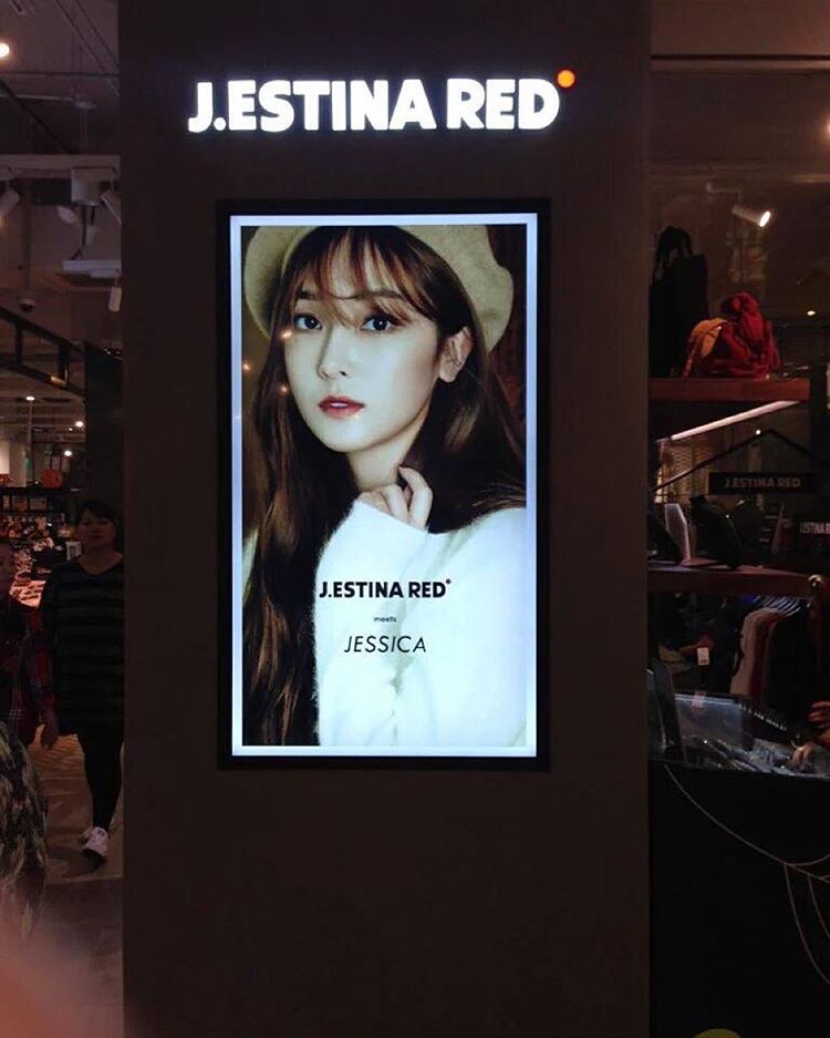 [OTHER][27-10-2015]Jessica trở thành người mẫu mới cho thương hiệu "J.ESTINA RED" CSPSKZSUYAE3C0k
