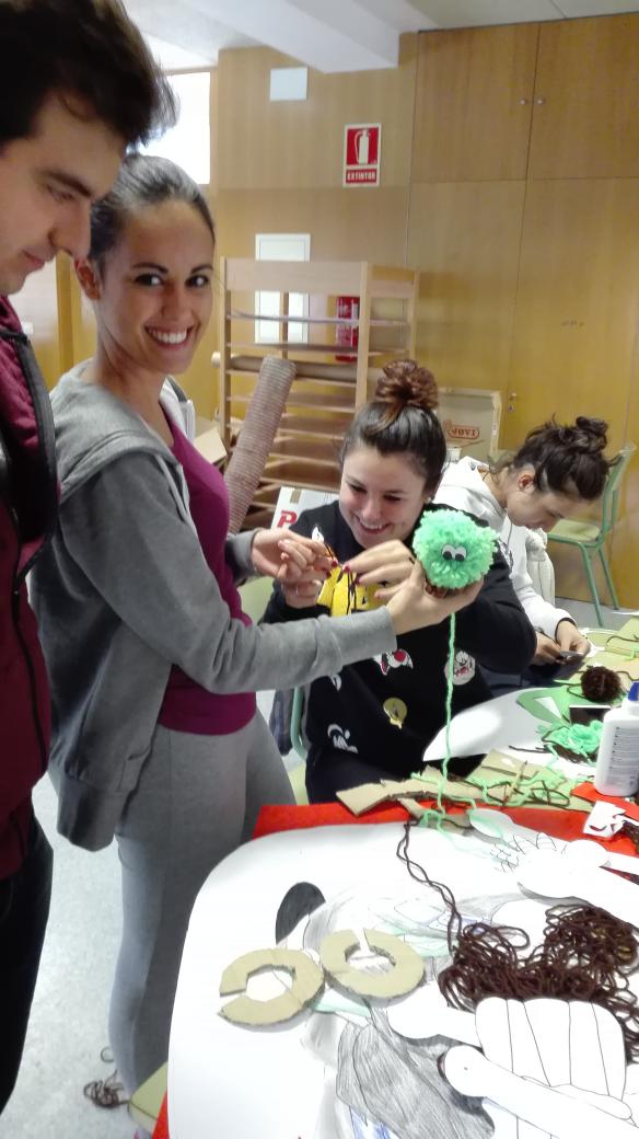 CiclosFerrari's tweet photo. Vaya caos tienen montado #AnimacionSocioculturalyTuristica #Halloween 
(María) https://t.co/Hj8tgsGHUh