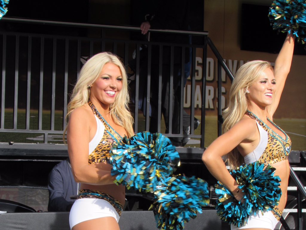 Sons_of_Hotspur's tweet photo. @ROARoftheJags At Wembley #BUFvsJAX @JaguarsUK #ROAR #NFLUK #BCBUK #JAXinUK #BeJaguars https://t.co/ZtFb3TxXmt