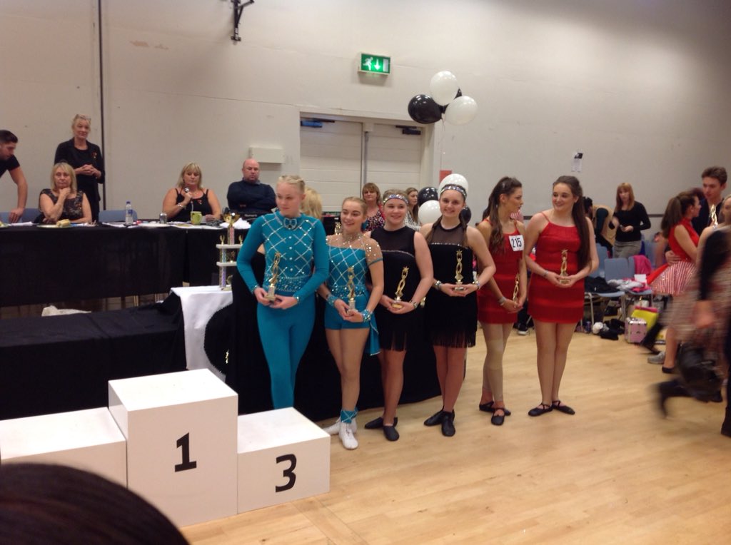 DanceDivas2004's tweet photo. Showshoppers friendly competition https://t.co/c2V0dM4Z9J