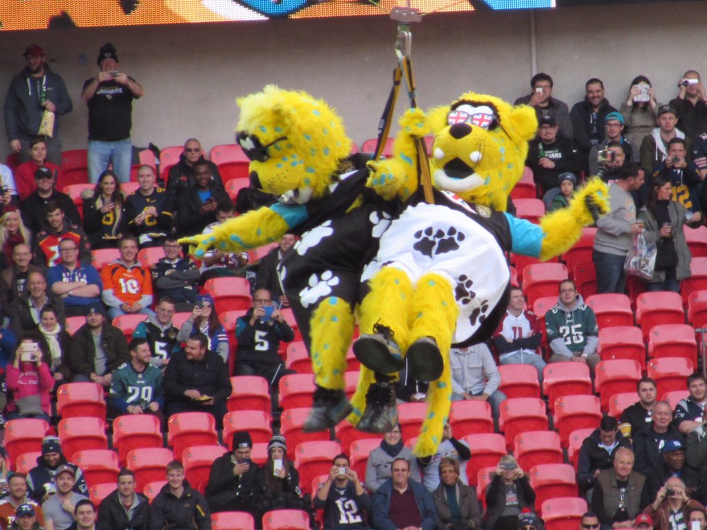Sons_of_Hotspur's tweet photo. #BUFvsJAX @JaxsonDeVille #UnionJaxson @wembleystadium @JaguarsUK #NFLUK #BCBUK #JAXinUK #BeJaguars https://t.co/0CWpYrvpBp