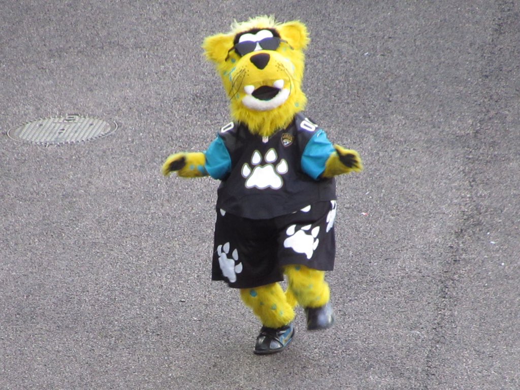 Sons_of_Hotspur's tweet photo. #BUFvsJAX @JaxsonDeVille #UnionJaxson @wembleystadium @JaguarsUK #NFLUK #BCBUK #JAXinUK #BeJaguars https://t.co/0CWpYrvpBp