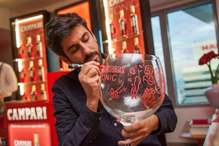 BernatSolsona's tweet photo. 'Serious work' at hotel Arts. #CampariRedSuite4 @campari @Campari_Spain https://t.co/eg86wGBtp3