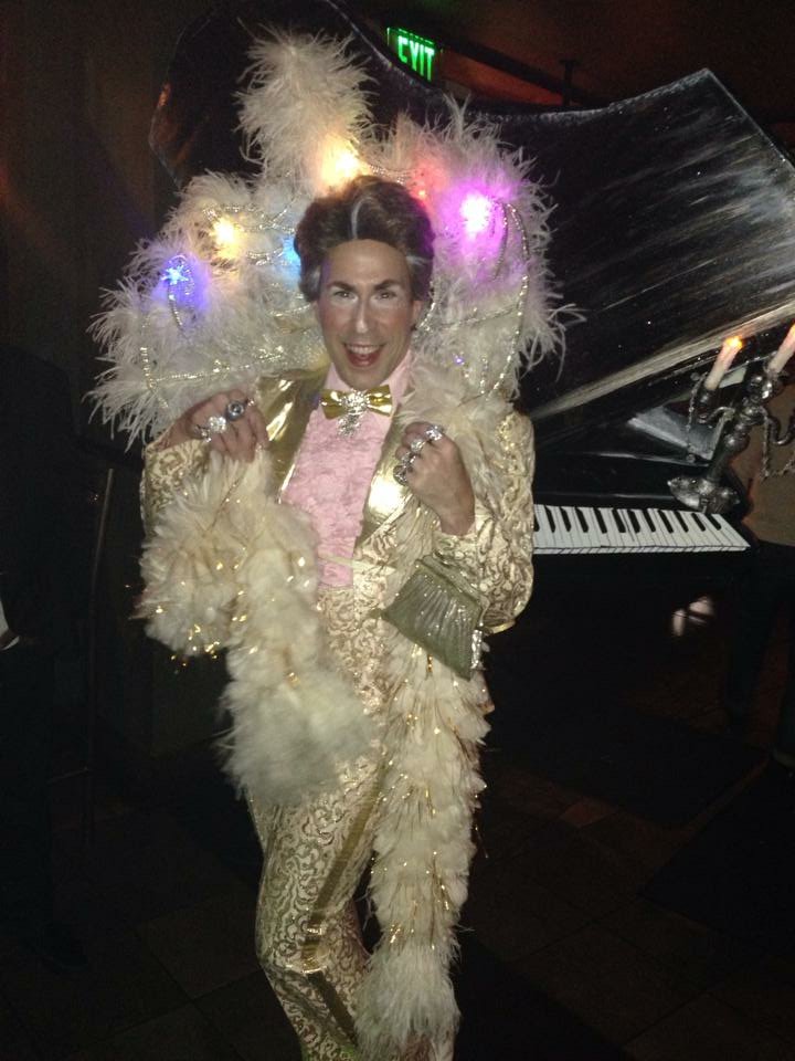 Imjustjoeking's tweet photo. #BeGhoul How about a little Liberace for Halloween?
(Yes the piano is attached)
@BravoAndy @Bravotv https://t.co/ref1E0YlrJ