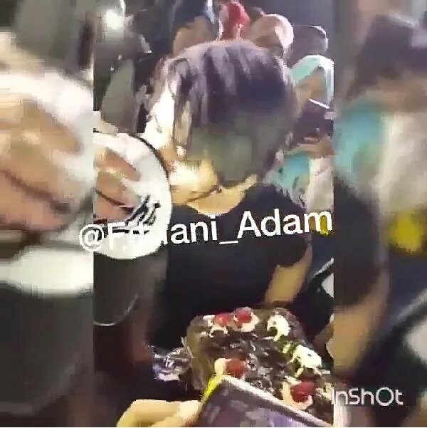 maaagurl's tweet photo. bang @alysyarief nyium kening kak @Kaiaaa23 sosweet couple sedarah nih moment langka ♥ cc: @yhiyie23__ @27tigeresi https://t.co/EZ0M6kv1m4