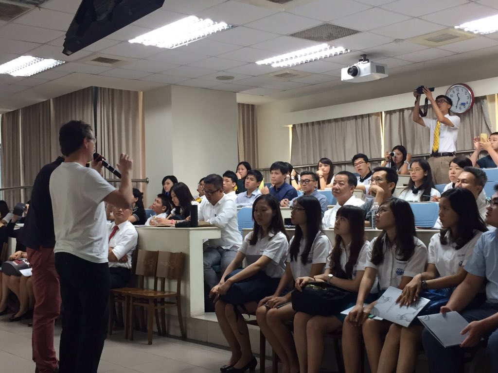Hoy dando unas charlas en la National Kaohsiung University of Hospitality and Tourism.