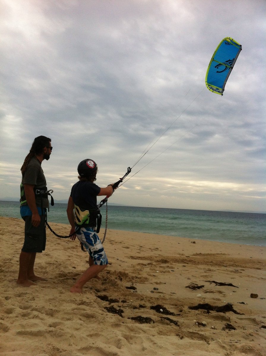 DoctorKitesurf's tweet photo. #Curso en  #málaga y #tarifa , Nuestro amigo Mateo ,logró terminar su curso de la mejor manera, encima de su tabla! https://t.co/d5AUKpdpT4