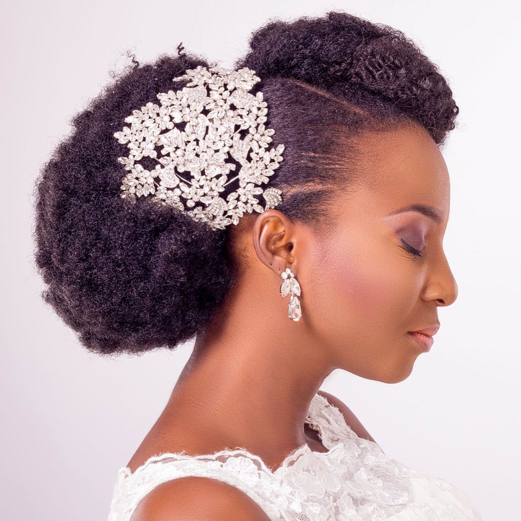 Gorgeous! Natural hair bridal inspiration. 
bit.ly/1GxxrCm