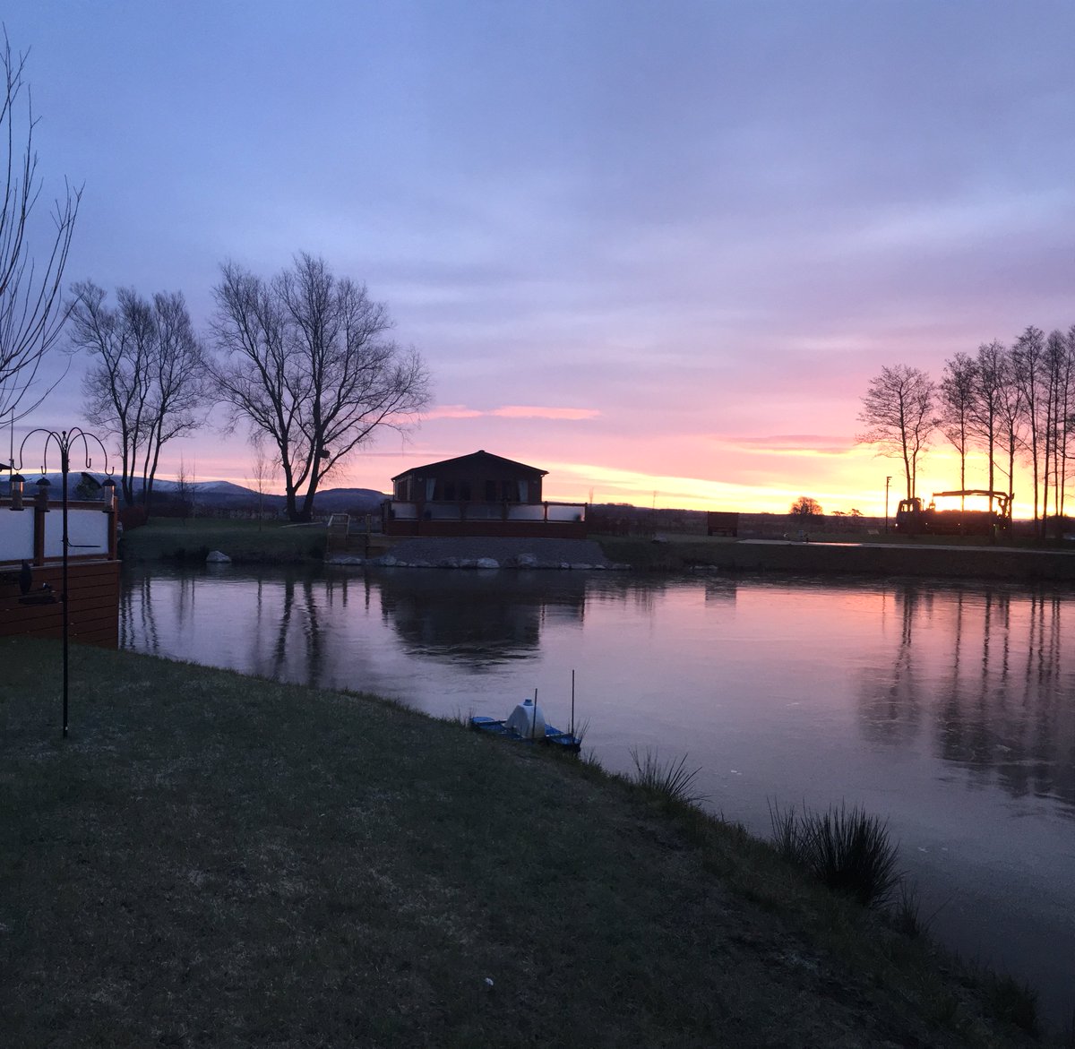 Rowanwater's tweet photo. It's a frosty morning here at Rowanwater! https://t.co/NmK8JfIu5N