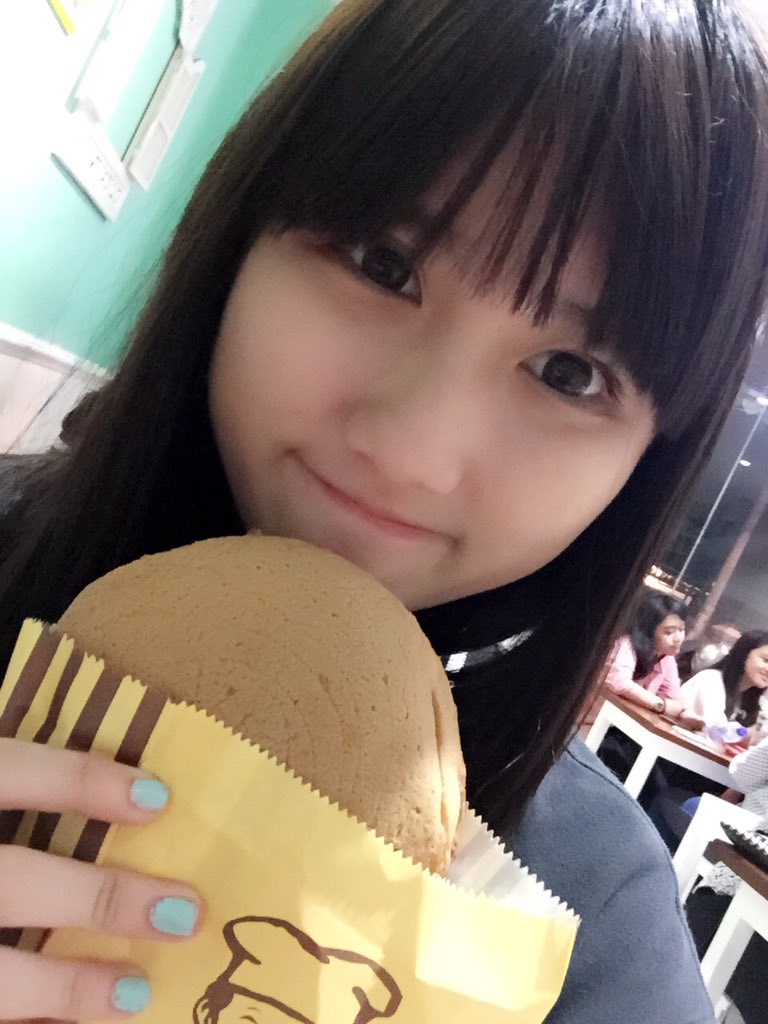 Jangann lupa mam!!😚😚😚 roti sama pipi ukurannya sama ya?😅