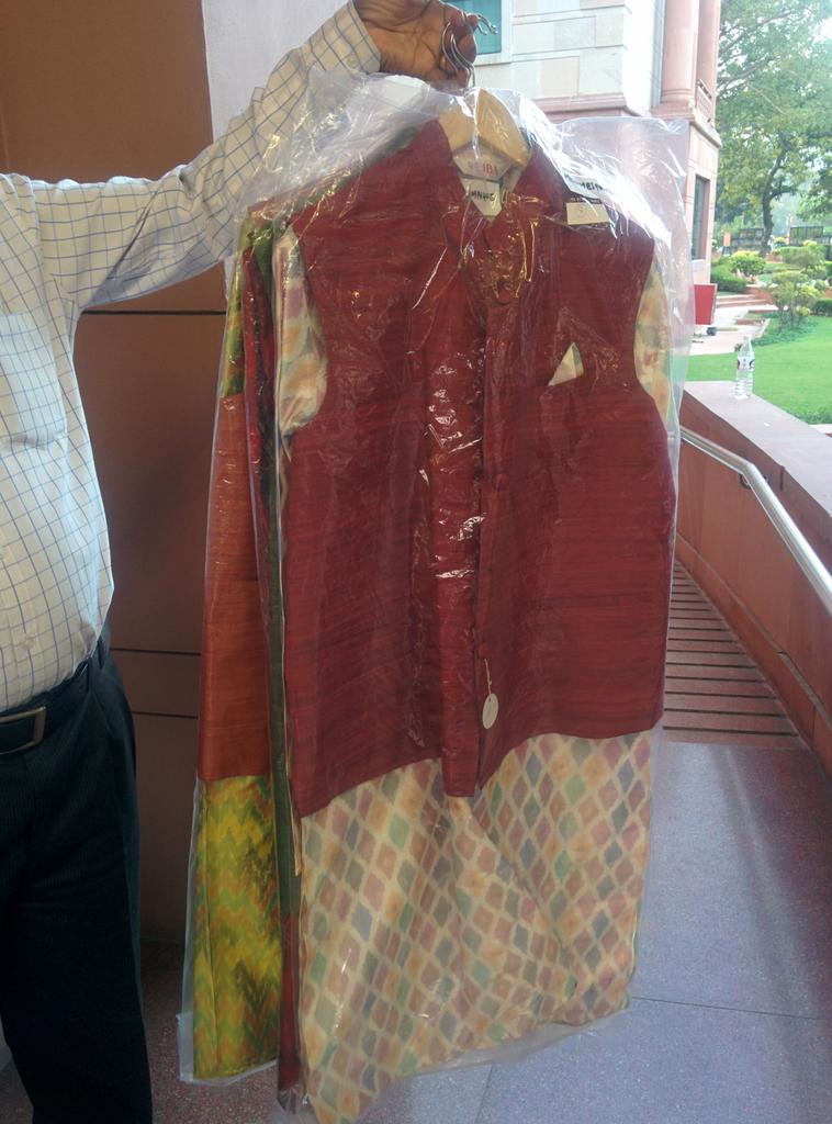 DevirupaM's tweet photo. #Modikurtas are ready for the heads of states for @indiafrica2015 #IAFS https://t.co/gvmHUC93Ix