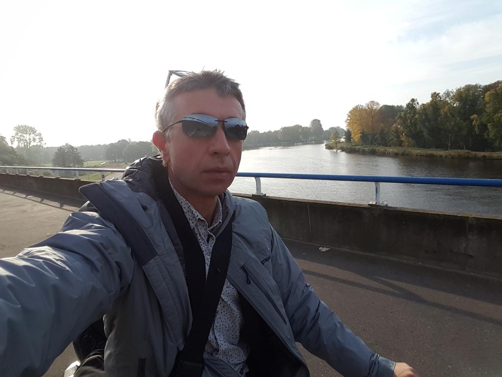 kolov's tweet photo. An Amsterdam IT professional on his way from work to #oscon2015 https://t.co/yx5PDlaGb9