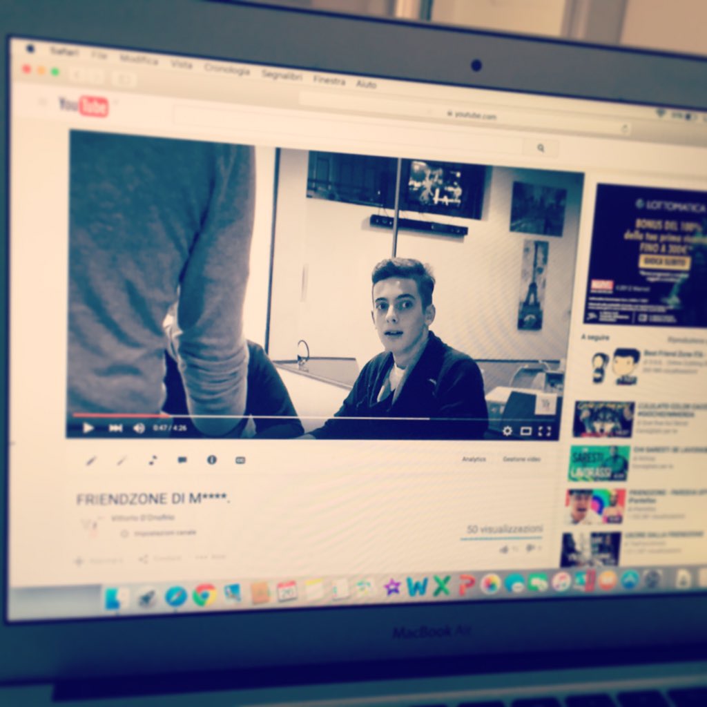 VD_donofrio's tweet photo. Nuovo videoooo!!! https://t.co/02KV2Gq0sU #friendzone #iscriviti #vd #friendzonedimerda https://t.co/nIX6VmZPP6