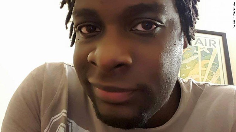 CNN's tweet photo. United Airlines apologizes after disabled man crawls off flight https://t.co/Vz6D23rBHO https://t.co/fdP1LqeKJj
