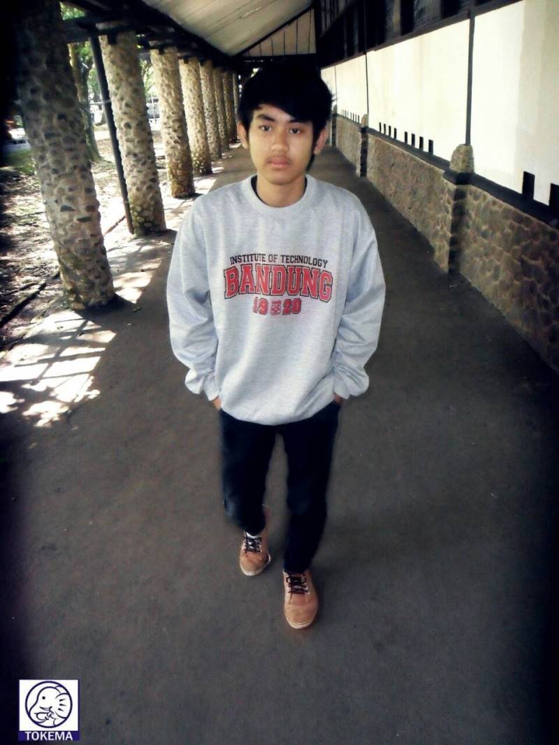tokemaitb's tweet photo. Yuk miliki sweater berlogo Institut Teknologi Bandung spesial dari Tokema ITB! :D https://t.co/38qSkJcOOz