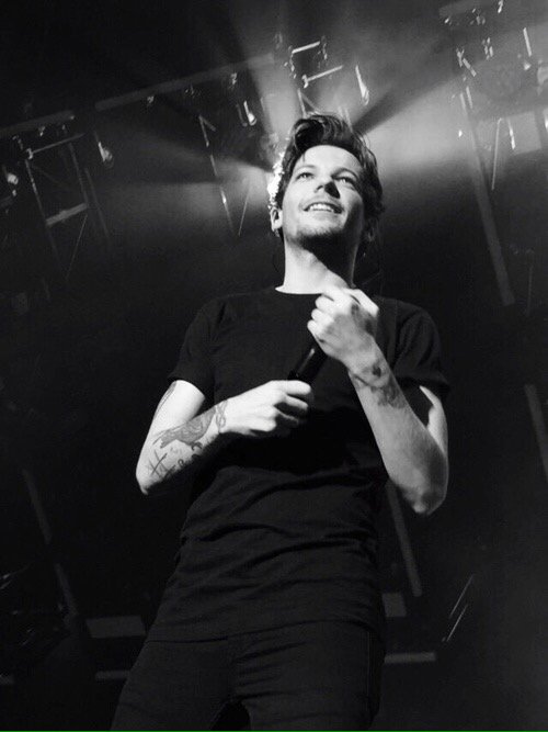 1D_NEWS_PHOTO's tweet photo. #voteonedirection https://t.co/H3KtVIANya
