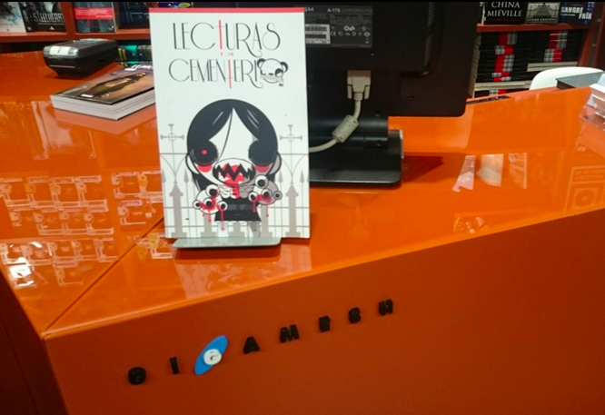 GigameshTienda's tweet photo. Lecturas de cementerio, un cómic lleno de imágenes góticas, poéticas, grotescas y mucho humor negro. https://t.co/ItbLcwy53s