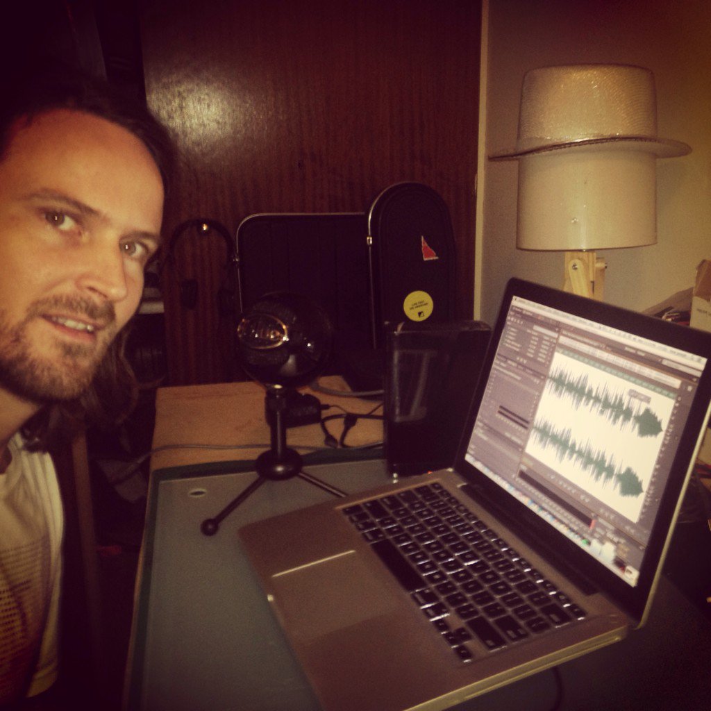 HuwJoseph's tweet photo. In the home studio making some silly bidness for mine &amp; @docbrown88 's new show on @FubarRadio #TuesdayRoundUp 4-6pm https://t.co/4XjvrSOgOD