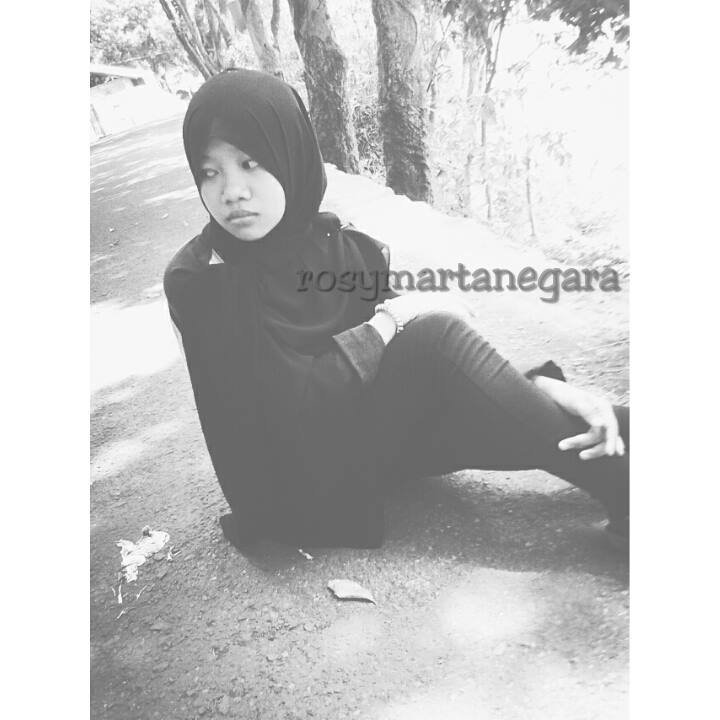 Kebanyakn cwk selalu tau skcil apapun kebhongan,karna feeling cwk itu sangat kuat,mskpn trkdng cwk lebih memlh diam!