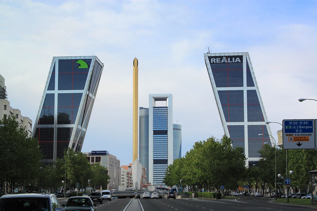 Parcour2's tweet photo. #Parcour has completed another successful furniture install to La Castellana in Madrid. "muchachos bien hecho” https://t.co/EqTF52KnAt