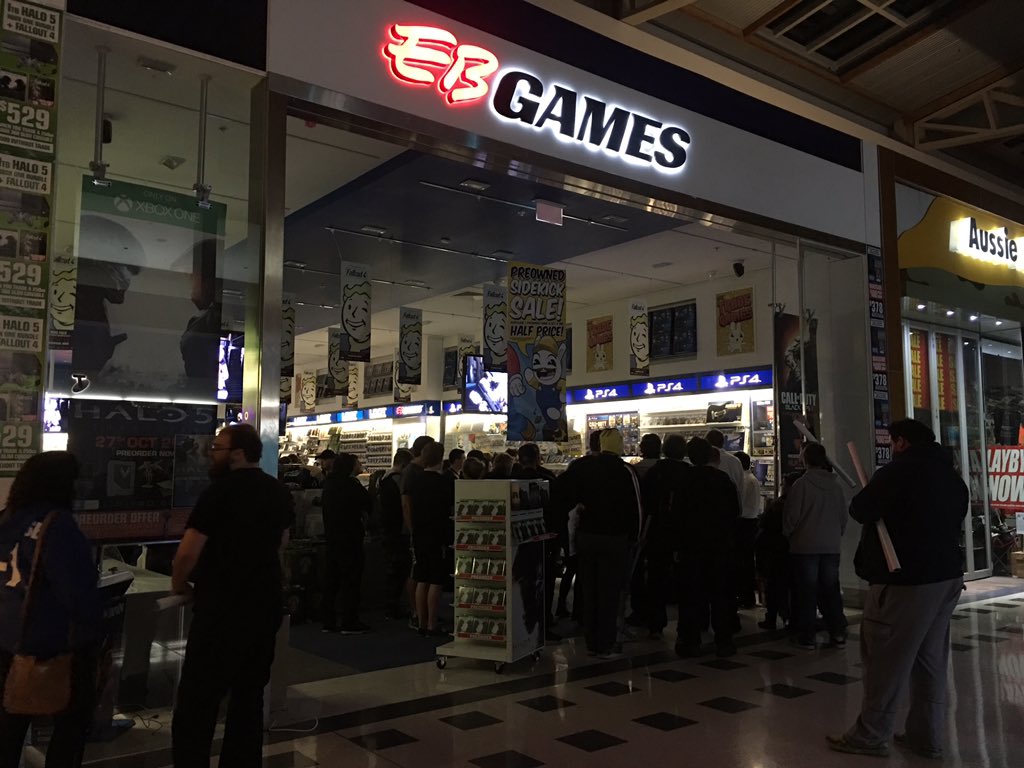 siliconartGAME's tweet photo. #halo5guardians #MidnightLaunch @EBGamesAus #halocomp https://t.co/8qrbCzd2xx