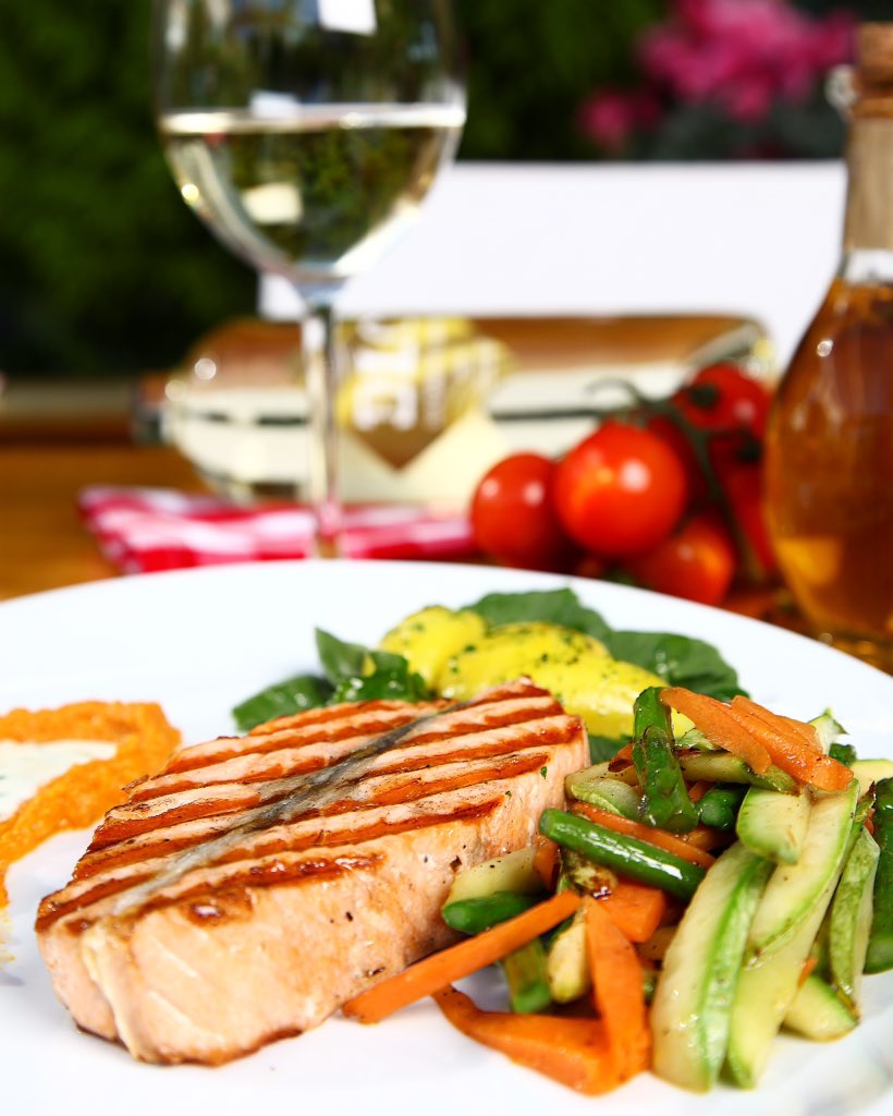 Somon balığı omega-3 yağ asitleri ve amino asit içeriği ile sağlığımıza çok faydalı bir besindir.
#lunchbox