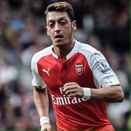 TheHeadtoHead's tweet photo. RT for Özil
FAV for De Bruyne https://t.co/4SdRsfVcXm