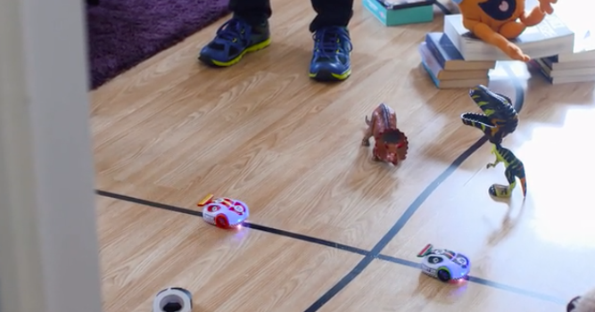 PlayLabTv's tweet photo. Great the way #Cannybots toy allows you to build your own tracks. @Cannybots @kickstarter https://t.co/YT4X2ELijs https://t.co/Xa7yUleZNV