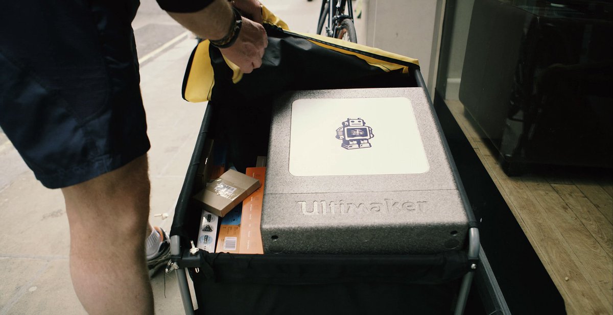 Ultimaker's tweet photo. You'll find a laser cutter, miller, 3D printer and more in @AndeGregson 's fablab-on-a-bike:
https://t.co/YbHvHP3KHr https://t.co/h1unfzhIOa