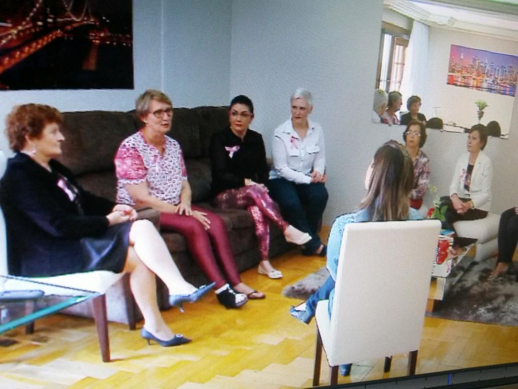 japassofundo's tweet photo. Veja hoje no JA a história de mulheres que se uniram para superar o câncer de mama. #outubroRosa #AmigasdoPeito https://t.co/MO7VwnBMn5