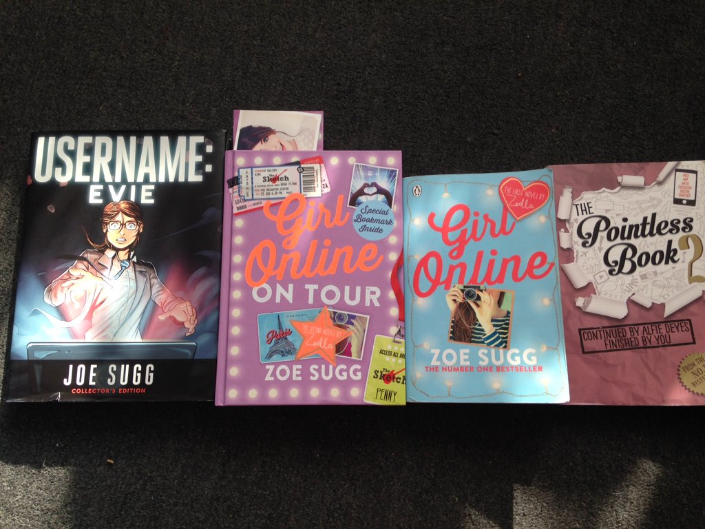 jasperlover_432's tweet photo. All my youtuber books going to get more soon😃 #GirlOnlineOnTour #girlonline #usernameevie #thepointlessbook2 https://t.co/l9YfArSRCU
